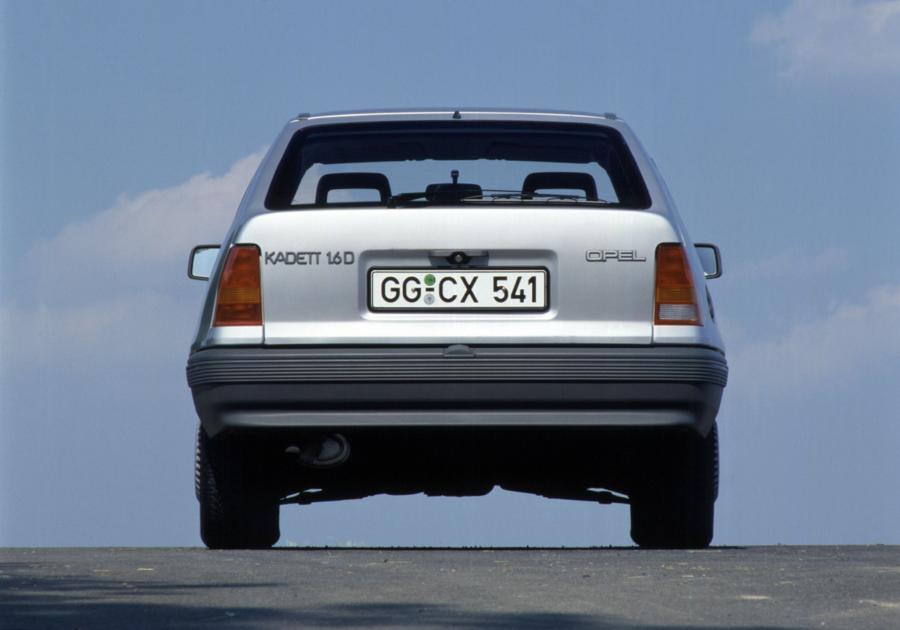  Opel Kadett GL 3-Door (E) 1984 года  (фото 2 из 2)